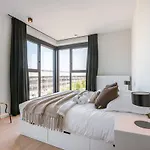 Huswell - Spacious With Beautiful Terrace In