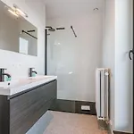 Huswell - Spacious With Beautiful Terrace In Apartament Gandawa