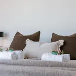 아파트 Spacious With Beautiful Terrace In *