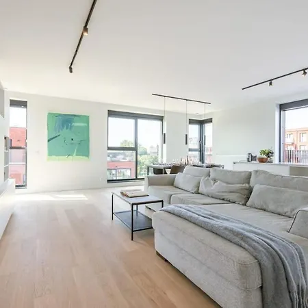 Huswell - Spacious With Beautiful Terrace In Apartamento *