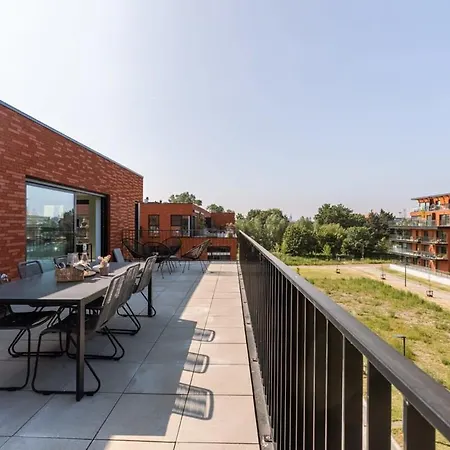 아파트 Spacious With Beautiful Terrace In *