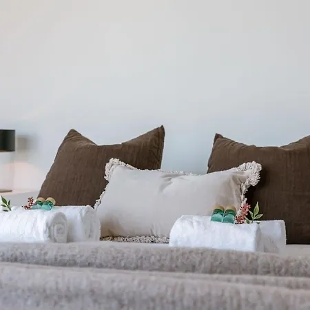 아파트 Spacious With Beautiful Terrace In *
