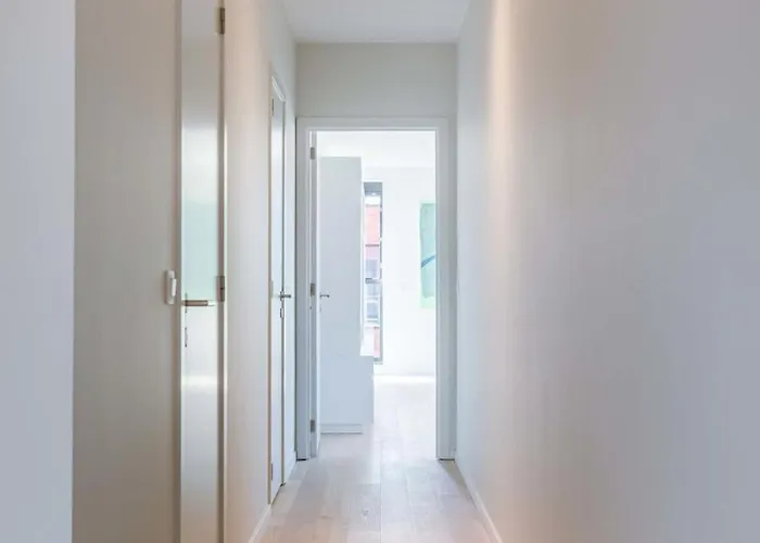 Huswell - Spacious With Beautiful Terrace In Apartment *