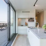 Apartman Spacious With Beautiful Terrace In *