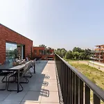 Spacious With Beautiful Terrace In شقة خنت